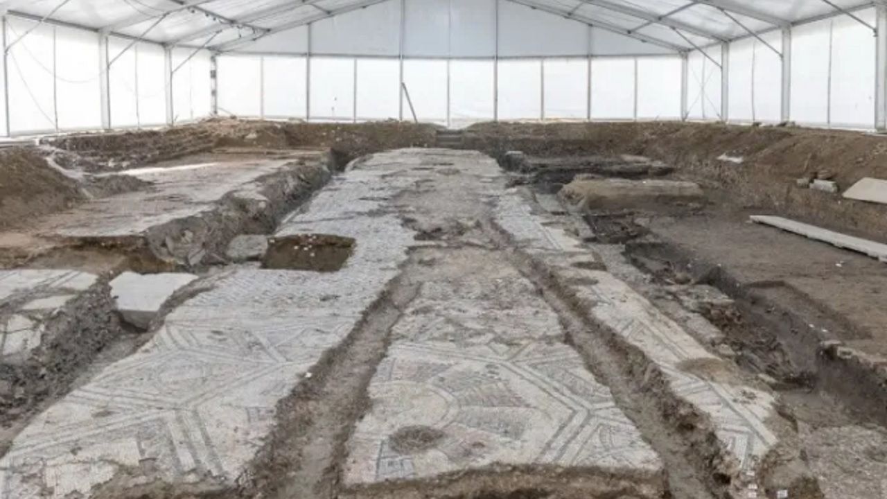 (9488)